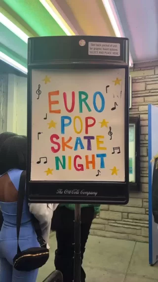 Euro-pop night!  #rollerskating #whyisk8 #whyiskate #rollerskatinglife #rollerskates #rollerskate #rollerskatingislife #europopmusic