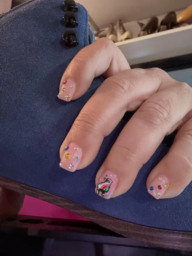 It’s National Roller Skating Month!  How are you celebrating? 🛼: @suregriprollerskates 💅: @haivannienails 
.
.
.
.
.
#rollerskating  #skating  #skates  #mysk8moves  #whyIsk8  #whyIskate #allskateforward  #skatelife #nrsm2025